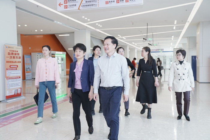 20260320深化合作 创新发展——11-11-自贸试验区南宁片区管委会一行莅临我院调研座谈2.jpg