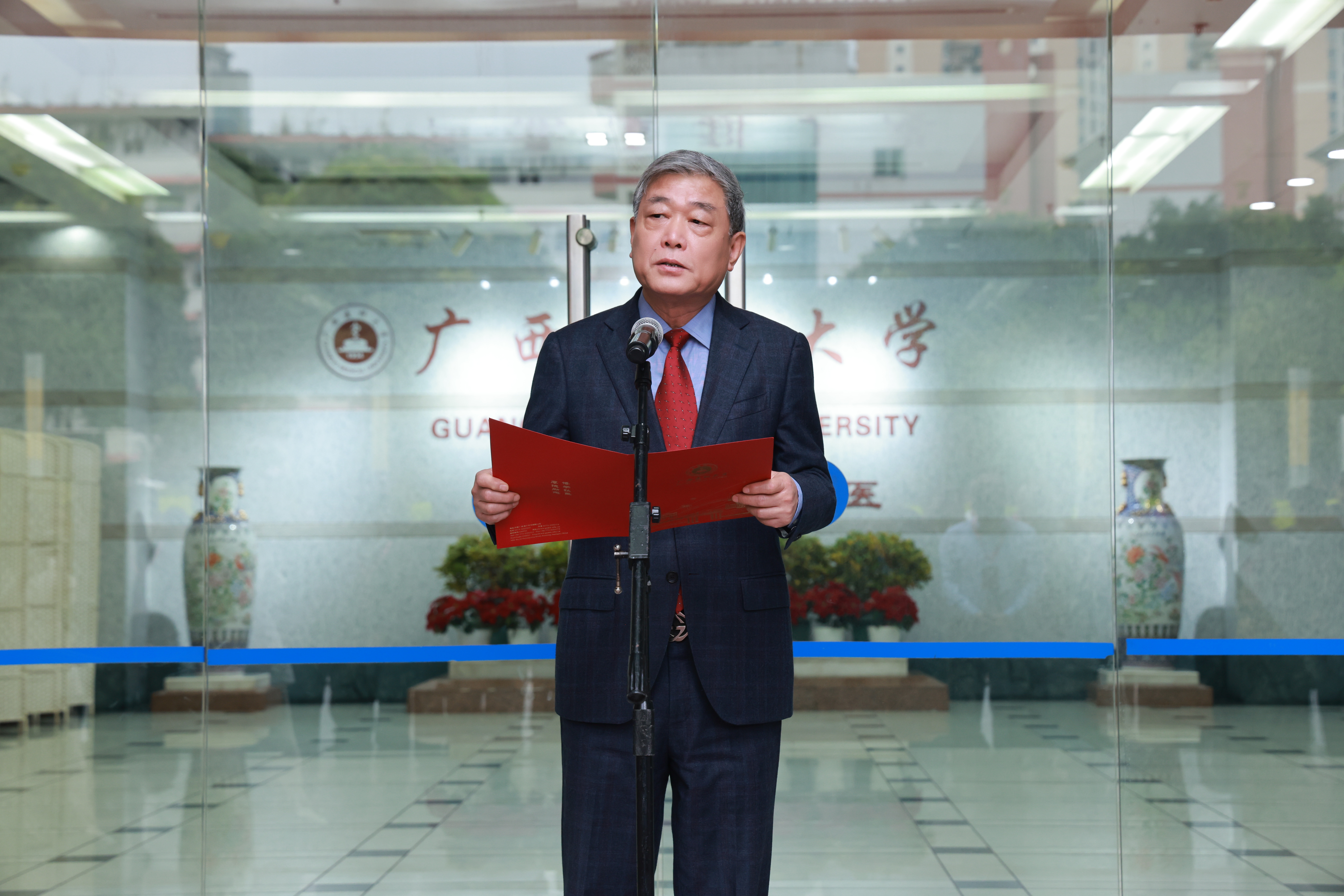 上海交通大学领导致辞.jpg