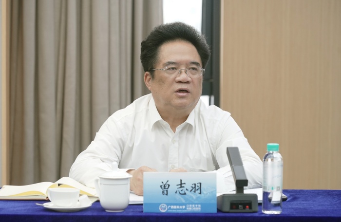 曾志羽校长讲话.jpg